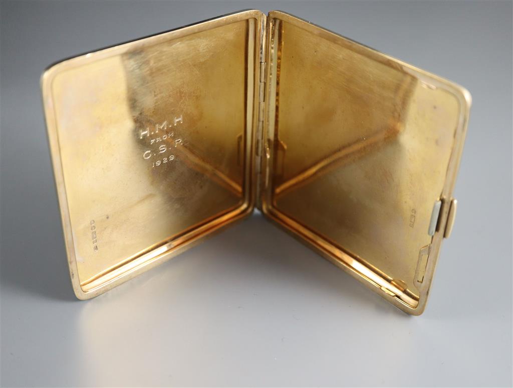 A George V engine turned 9ct gold cigarette case,